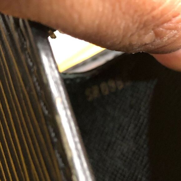 Louis Vuitton Black Epi Leather Noir Pochette Homme Clutch Bag - Picture 9 of 10